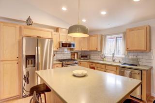 Pet-Friendly Bend Rental, Walk to Galveston Ave! - Bend - 4