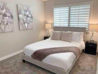 Steps To The BEST Beach . Surf . Spa . Main Street - Encinitas - 8