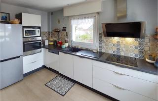 Awesome Home In Hennebont With Wifi - 5