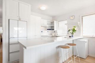 1 St Tropez - Noosa Heads - 6