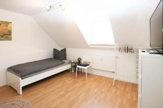 Spacious Apartment with Balcony & WiFi - Wetzlar - 3