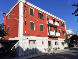 Hotel Ristorante Moderno - SantʼAntìoco - 9