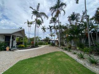 Palm View Holiday Apartments - Bowen - 3