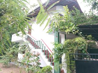 More Attractive wonderful 1950 mid-century home with another newly built house - Unawatuna - 1