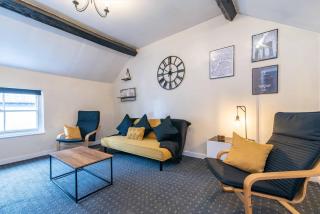 Characterful 2 bedroom apartment - Central location - Castle Donington - 0