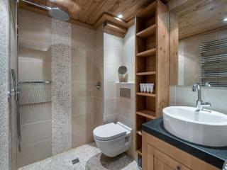 Chalet familial avec jacuzzi, salle de cinéma et parking - FR-1-565-65 - Les Allues - 2