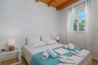 Lina and Babis' Home - Adamantas - 8