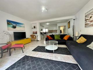Charming 3-Bed Apartment in Fuengirola - Fuengirola - 1