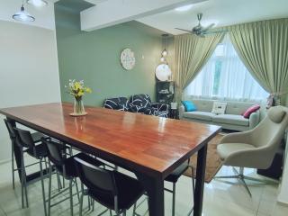 The Khailily's Guest - 9