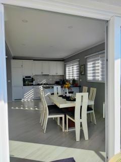 Luxury Apartment Pape - 1