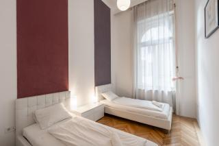Bright Two-Bedroom Home by the New York Palace - Budapest - 3