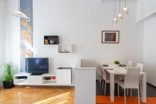 Bright Two-Bedroom Home by the New York Palace - 6