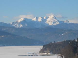 Holiday Apartment Krumpendorf - 1