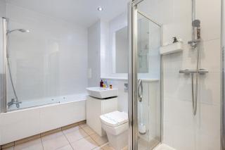 D8 - Canal View Apartment - 1