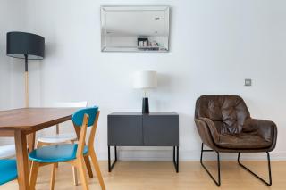 D8 - Canal View Apartment - 6