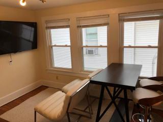 The Yellow Door 3-bedroom downtown near VT&RU - Radford - 3