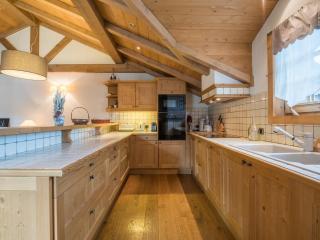 Superbe Duplex 100m² au cœur de Courchevel 1850, à 50m des pistes, 3 chambres, tout confort - FR-1-575-146 - 6