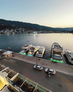 The Manessi City Boutique Hotel - Poros - 7