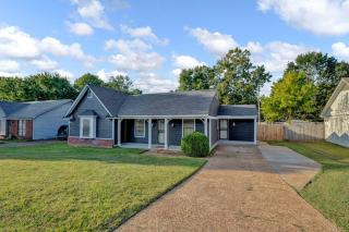 Glamorous 3BR 2BA house w/ large fenced backyard - Memphis - 1