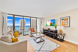 Waikiki Banyan 1BR with Great Ocean Views, Steps to Beach & Parking! - Honolulu - 4