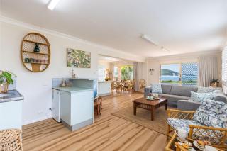 Anchored at Fingal Bay 80 Marine Drive - Fingal Bay - 1