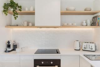 St Tropez 7, Stylish Apartment on the Noosa Waterfront, River Views - Noosa Heads - 2
