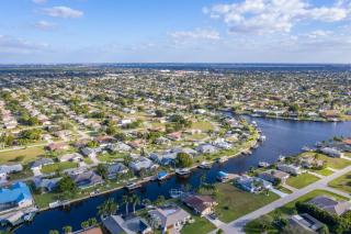 Gulf Access, Sleeps 14 - Calusa Paradise - Cape Coral - 8