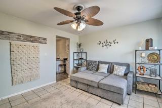 Gulf Shores Condo with Pool and Grill Walk to Beach! - Gulf Shores - 4