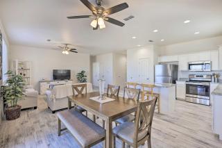Modern Kingman Vacation Rental, 5 Mi to Dtwn! - Kingman - 5
