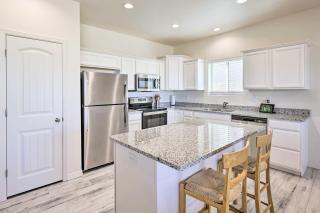 Modern Kingman Vacation Rental, 5 Mi to Dtwn! - 3