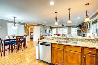 Georgia Home on Lake Sinclair with Private Dock - Sparta - 1