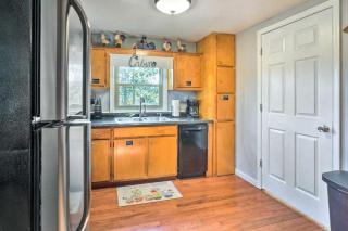 Pigeon Forge Cabin with Private Hot Tub and Gas Grill - 4