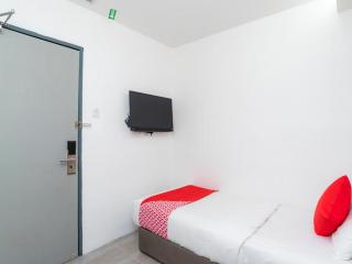 Big Big Hotel - 5