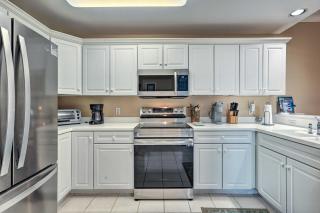 Steps to Beach Ocean City Getaway with Pool Access! - Ocean City - 3