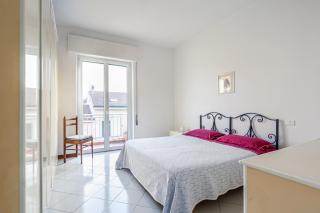 Viareggio Roomy Apartment with Balconies - Viareggio - 9