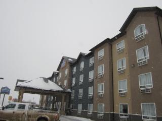 Lakeview Inns & Suites - Fort Nelson - 1