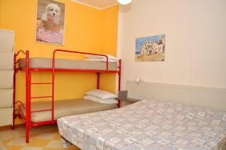 One-Bedroom Apartment with balcony and ac - 4