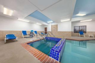 Baymont by Wyndham Pratt - Pratt - 7