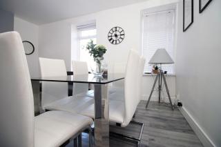 Executive Style 2 Bed Flat in Bridgend F2 - 0