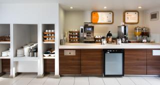 Holiday Inn Express Warwick - Stratford-upon-Avon by IHG - Warwick - 1