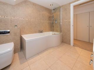 Pass the Keys Modern 3 Bedroom with Garden in Reading - Reading - 6