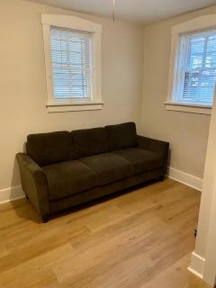 Lincoln Park Apartment with Backyard! - Chicago - 2