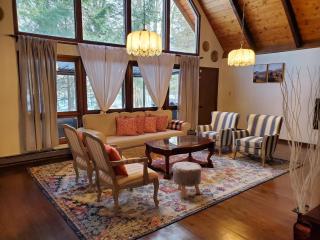 Walk to Pool & Beach - Spacious Gateway, Hot tub, Game room - Pocono Country Place - 7
