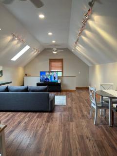 Private, great loc - ideal for long / short stay - 8