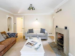 North Lodge - 17th Century Gate Cottage at Hassop Hall - 7