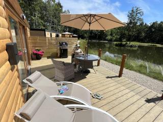 Oak Boutique Lodge includes hot tub air con & dog - 5