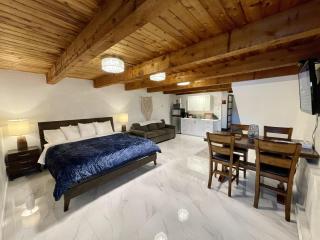 Waterfront Hot Tub Firepit King Bed - 6H - Ucluelet - 9