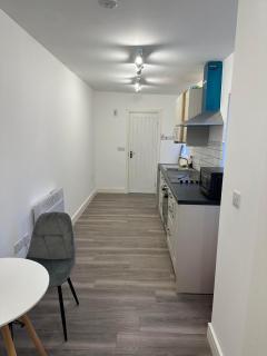 Flat in Luton Town Centre - 4