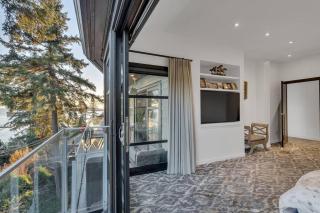 The Sunset Lane Waterfront Home - West Vancouver - 1