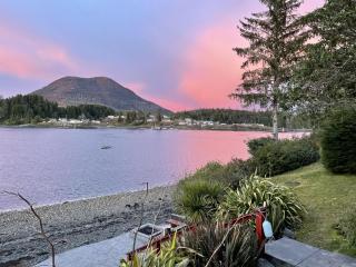 Waterfront Hot Tub Firepit King Bed - 6H - Ucluelet - 1